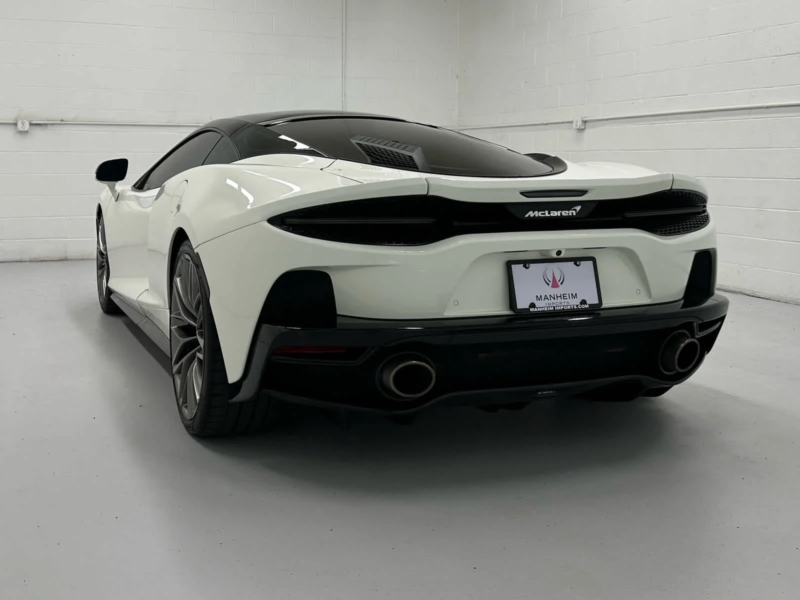 Used 2021 White McLaren  image 8