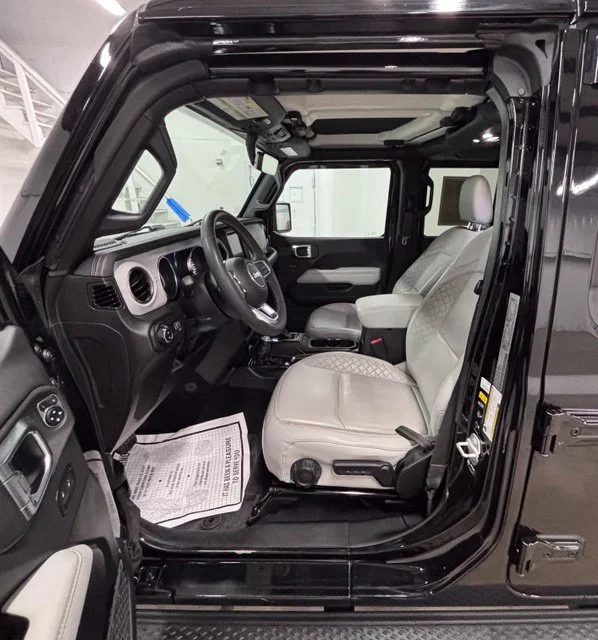 Used 2023 Black Jeep High Altitude image 22
