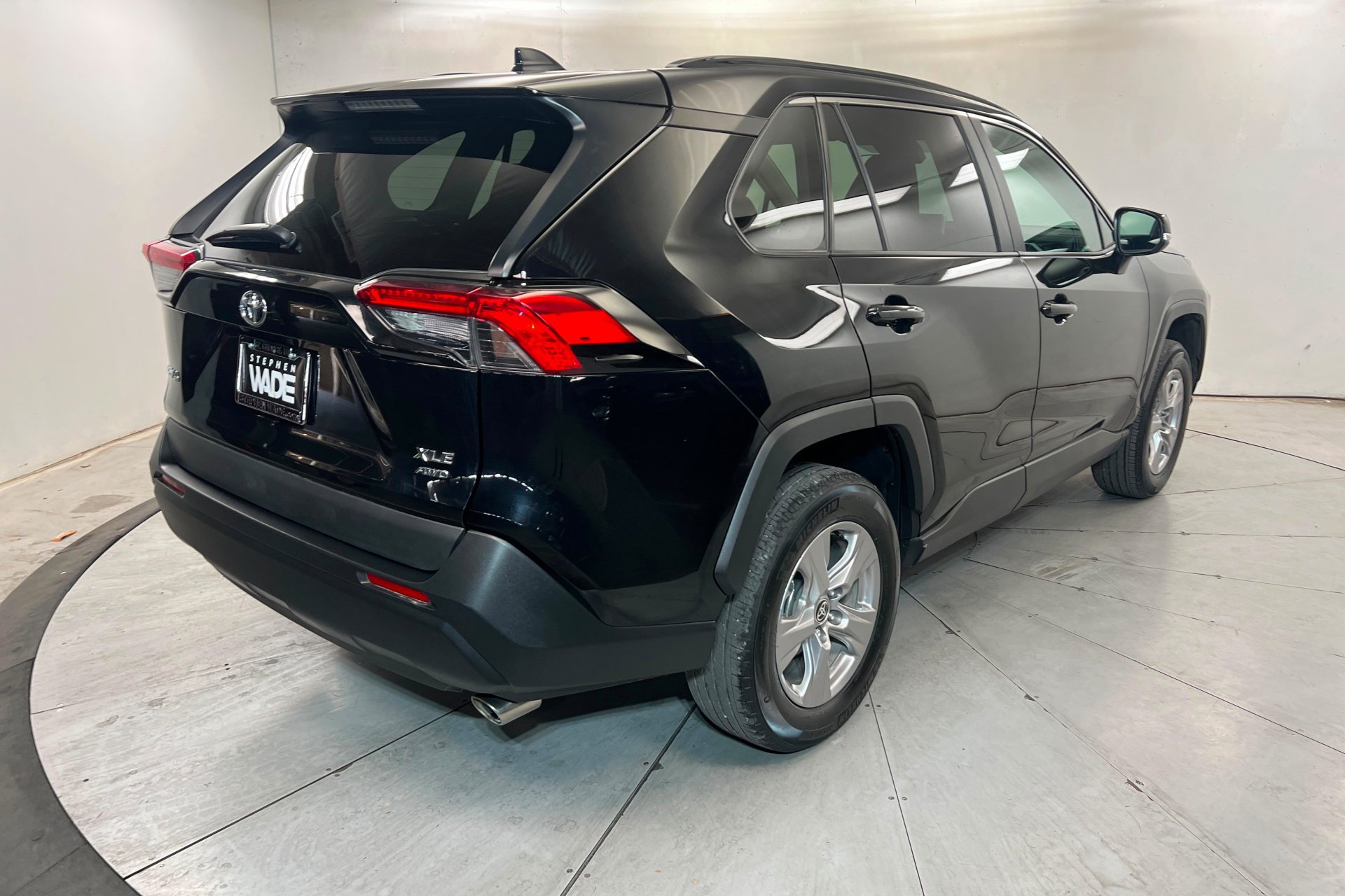 Used 2025 Midnight Black Metallic Toyota XLE image 6