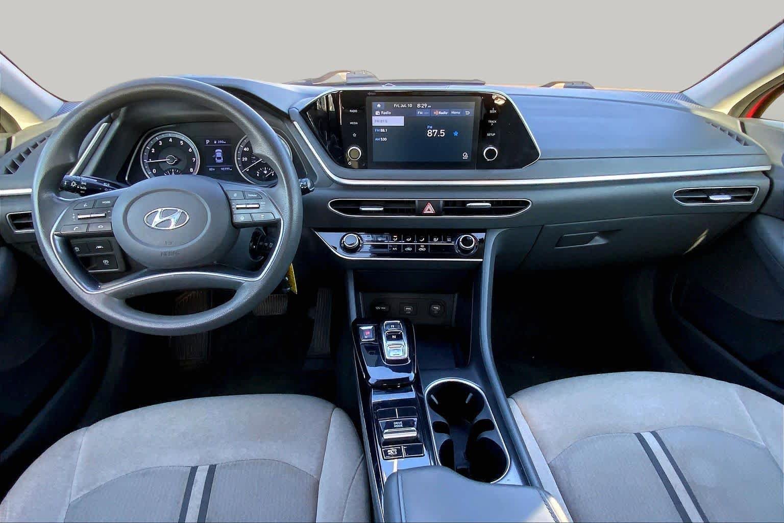 Used 2021 Calypso Red Hyundai SE image 14