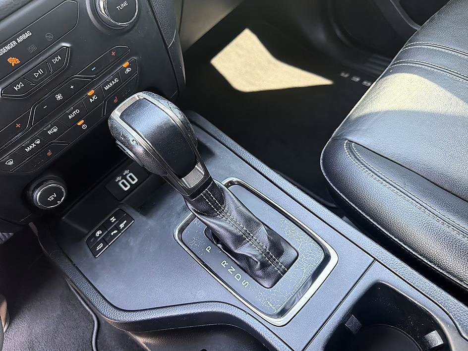 Used 2019 Magnetic Ford LARIAT image 19
