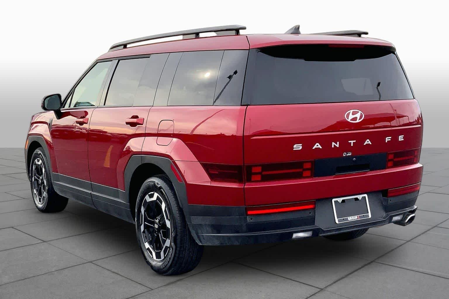 Used 2025 Ultimate Red Hyundai SEL image 12
