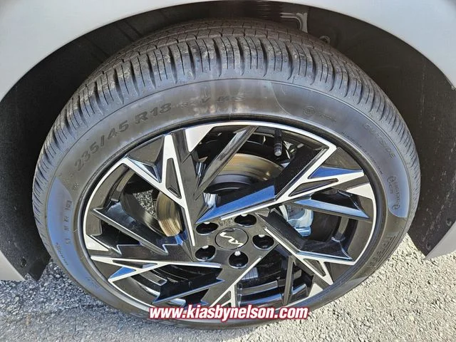 2026 Kia K5 GT-Line - Photo 9