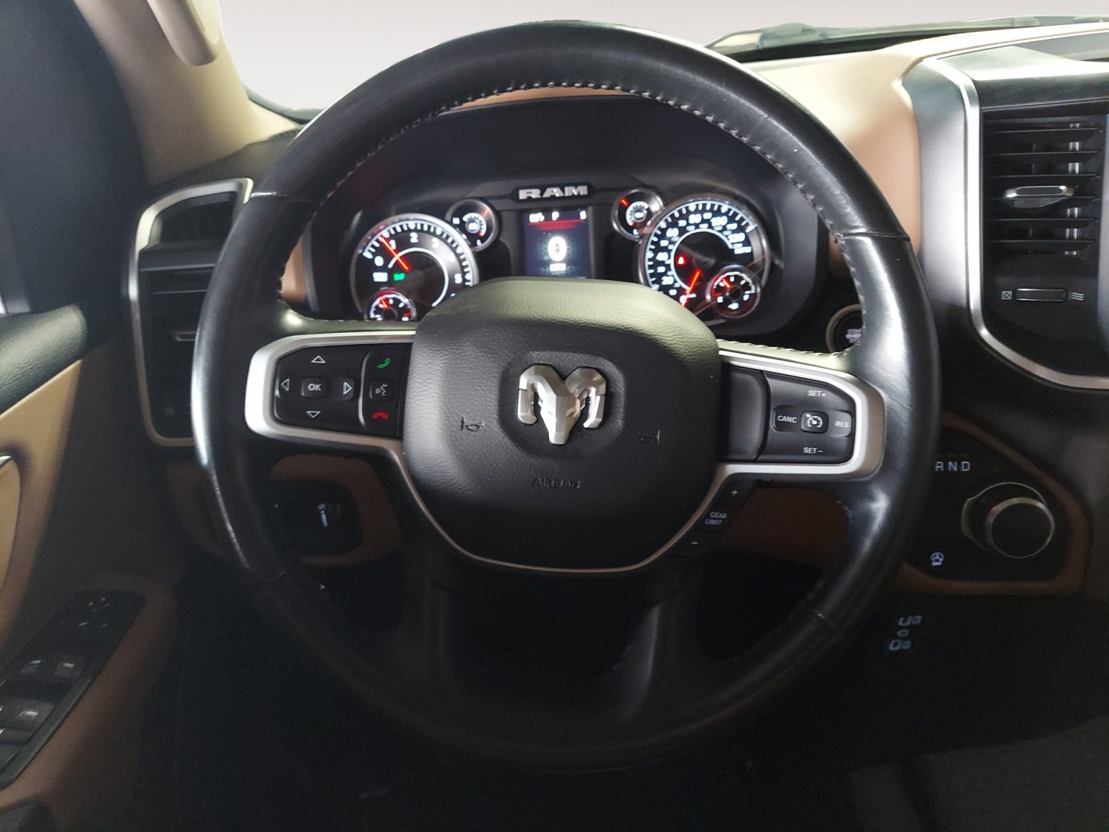 Used 2020 Diamond Black Crystal Pearlcoat Ram Lone Star image 13
