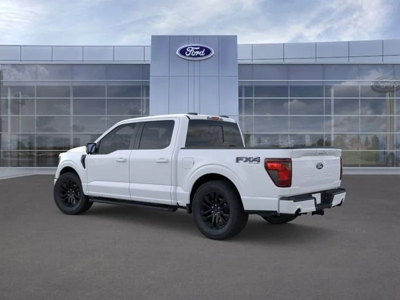 New 2026 Oxford White Ford XLT image 4