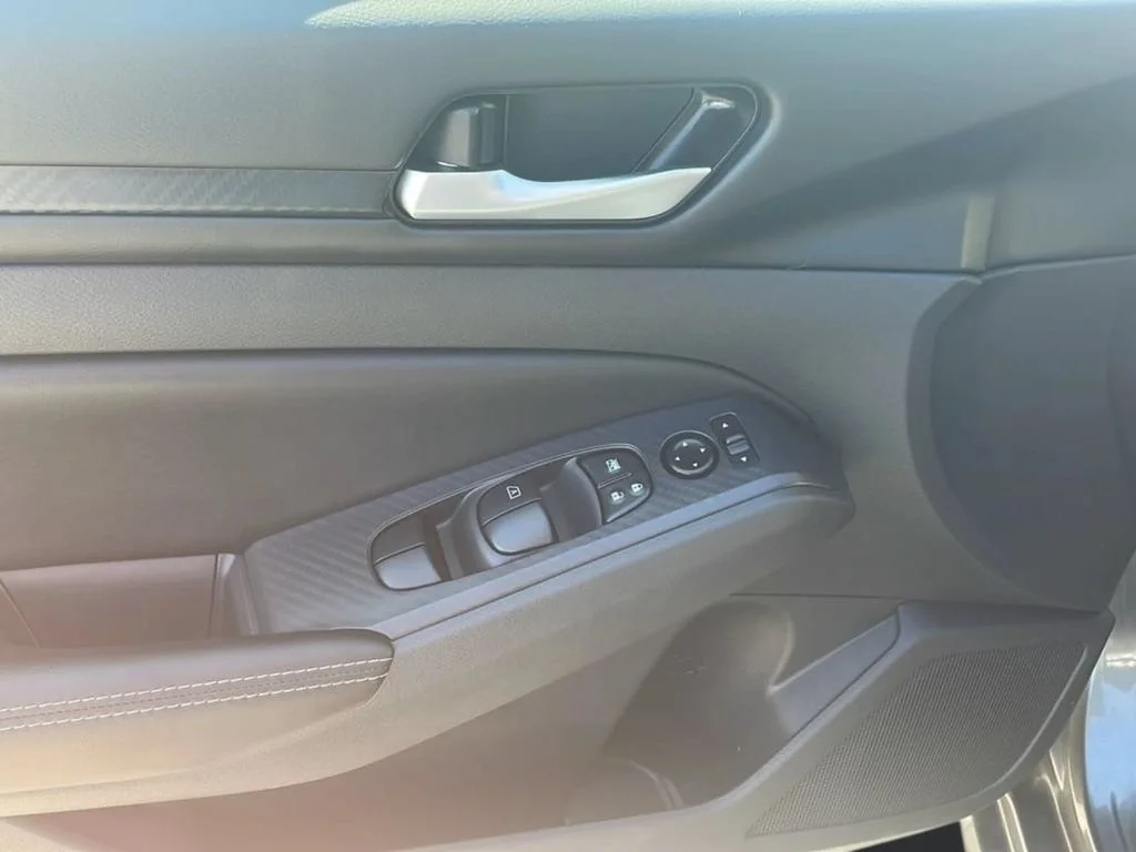 2025 Nissan Altima SV - Photo 13