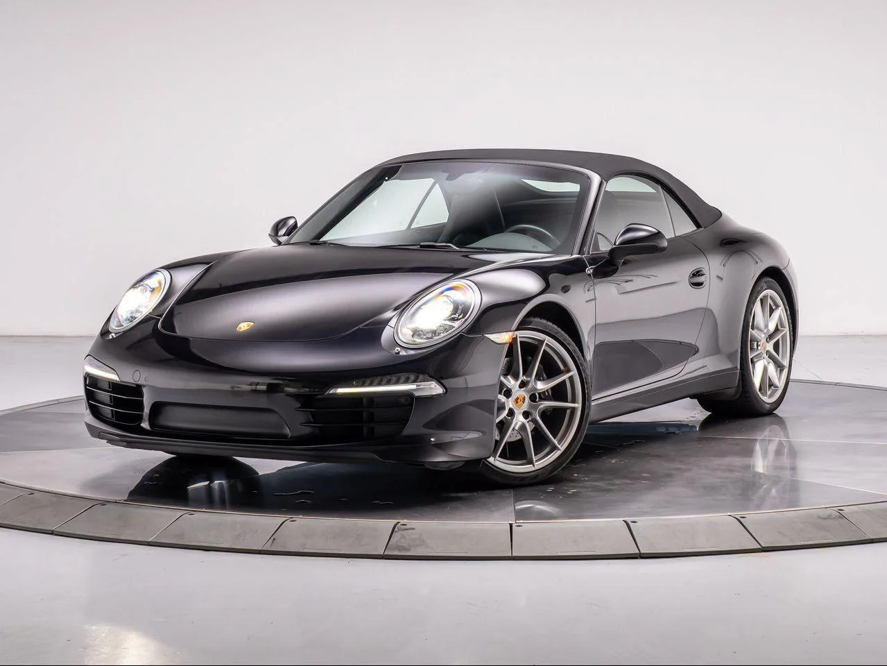 Used 2016 Black Porsche Carrera image 9