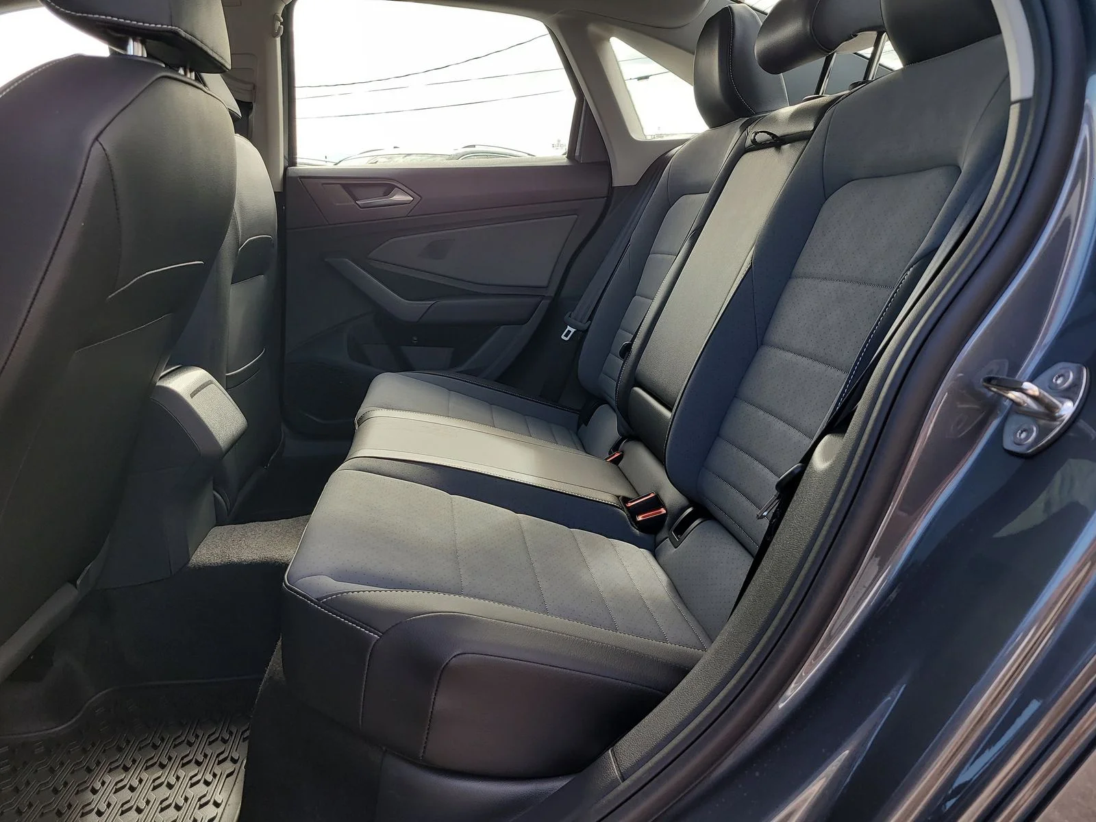 New 2026 Platinum Gray Metallic Volkswagen 1.5T SE image 12