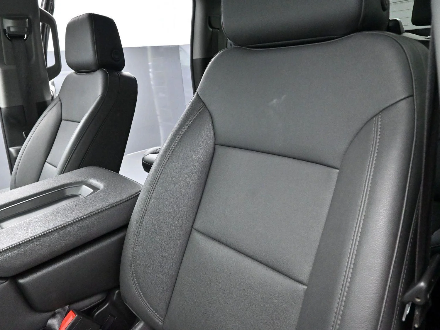 Used 2025 Summit White Chevrolet WT image 13