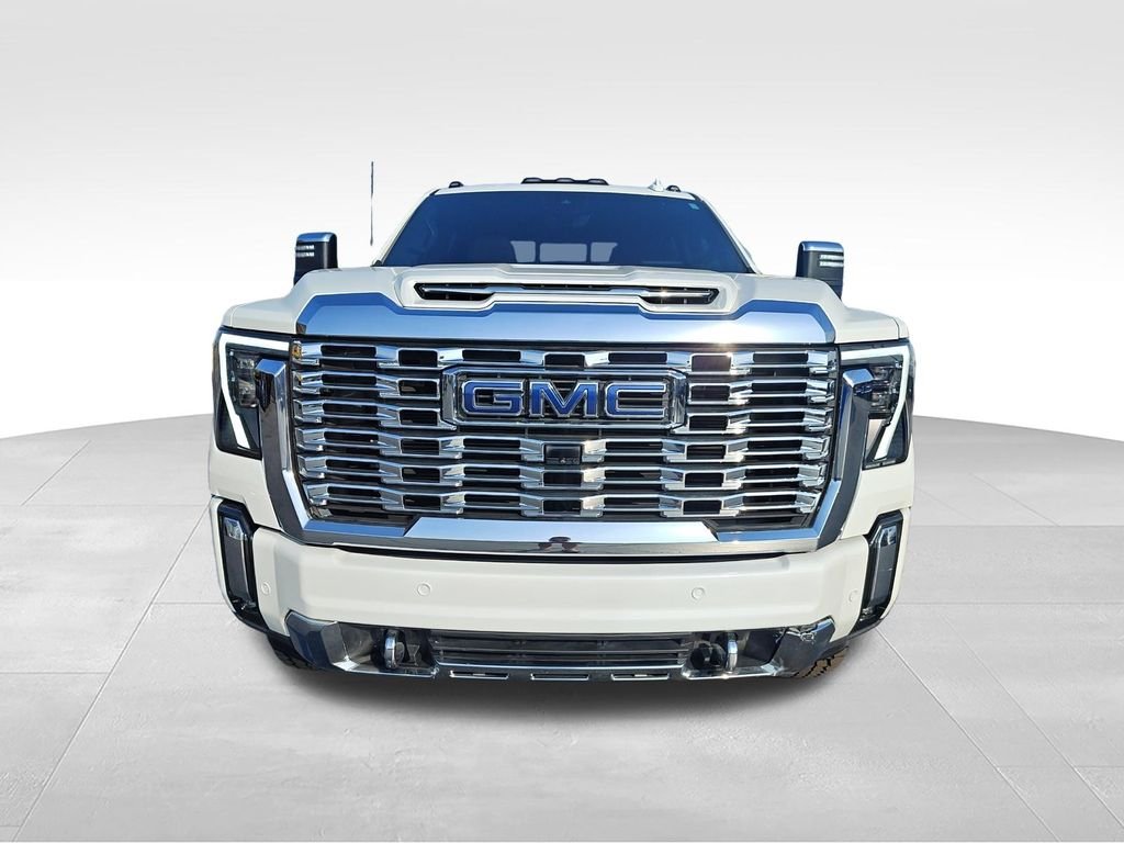 Used 2024 White GMC Denali image 8