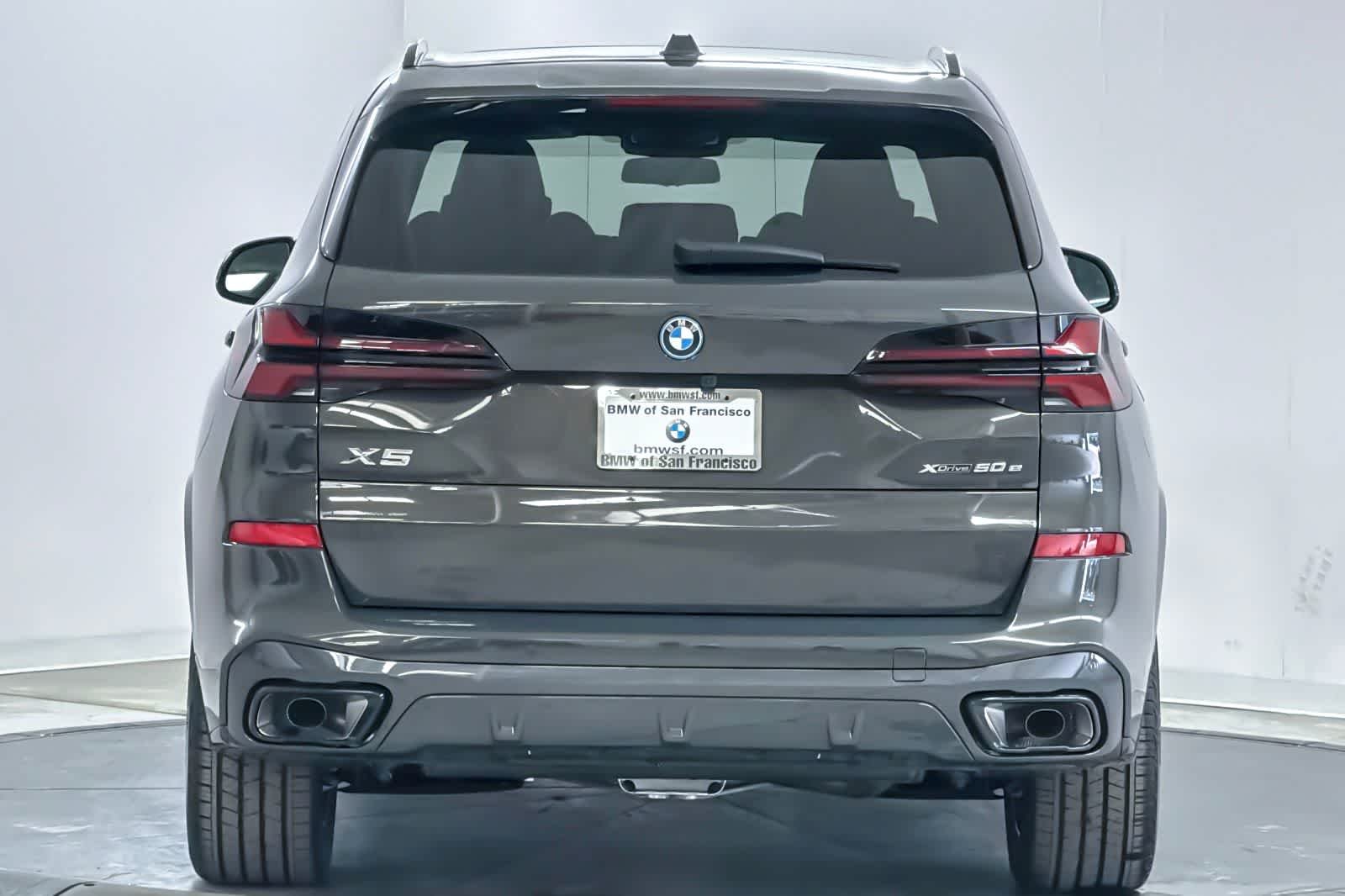 New 2026 Dravit Grey Metallic BMW xDrive50e image 7