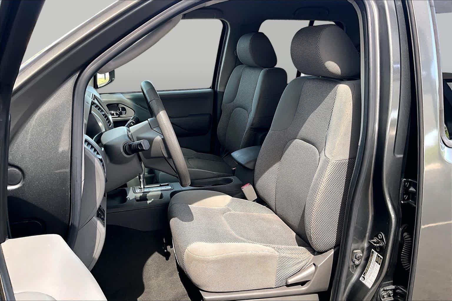 Used 2007 Storm Gray Nissan SE image 7