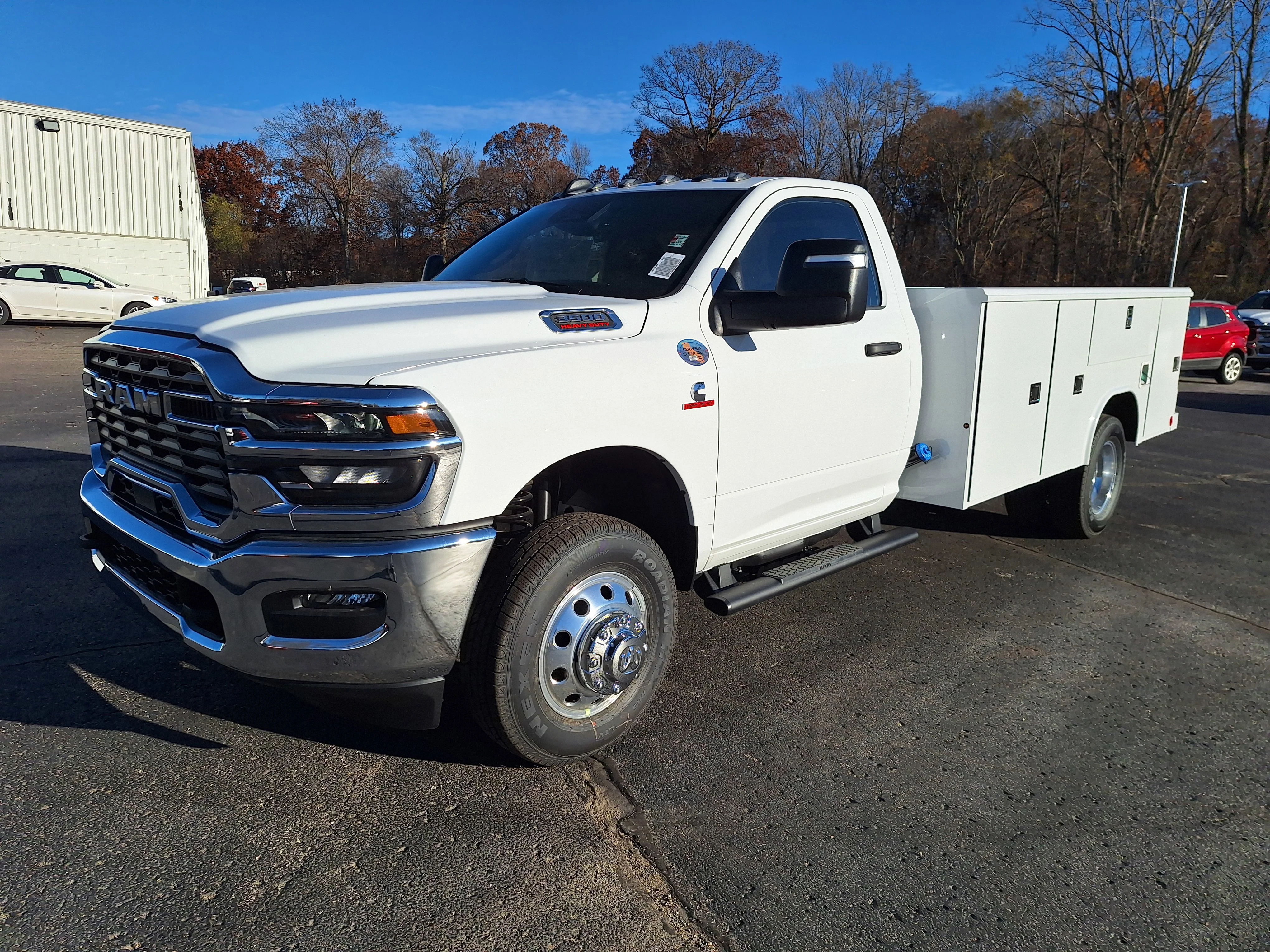 New 2026 Bright White Clear-Coat Exterior Paint RAM Tradesman Reading Service Body image 17