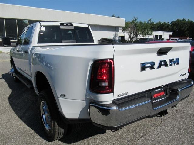 New 2026 Bright White Clear-Coat Exterior Paint RAM Tradesman image 5