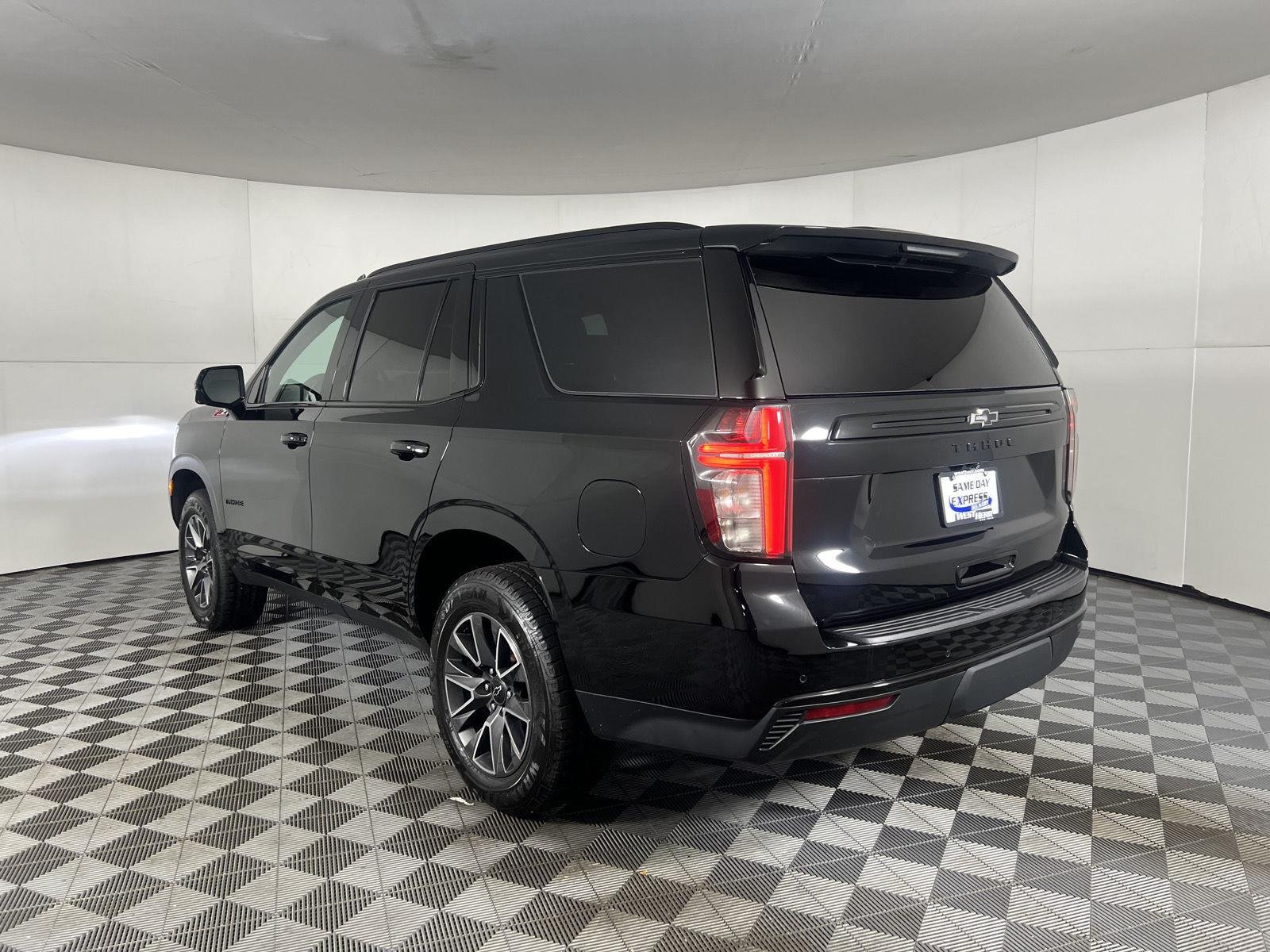 Used 2023 Black Chevrolet Z71 image 4