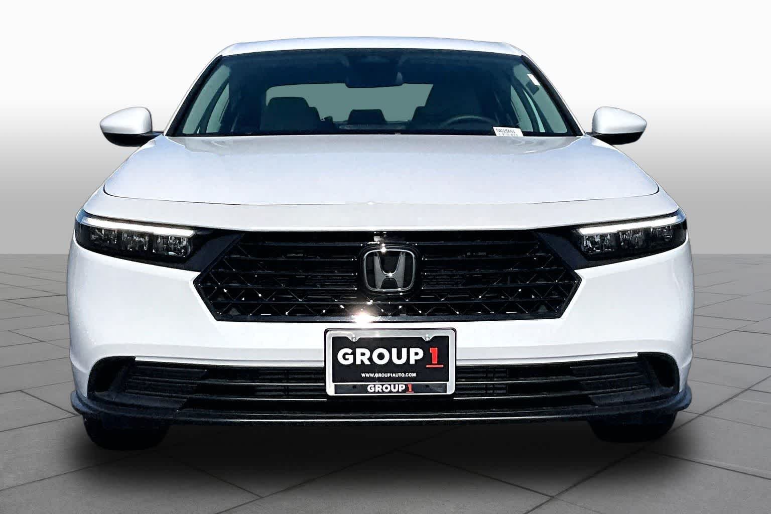 New 2026 Platinum White Pearl Honda LX image 3