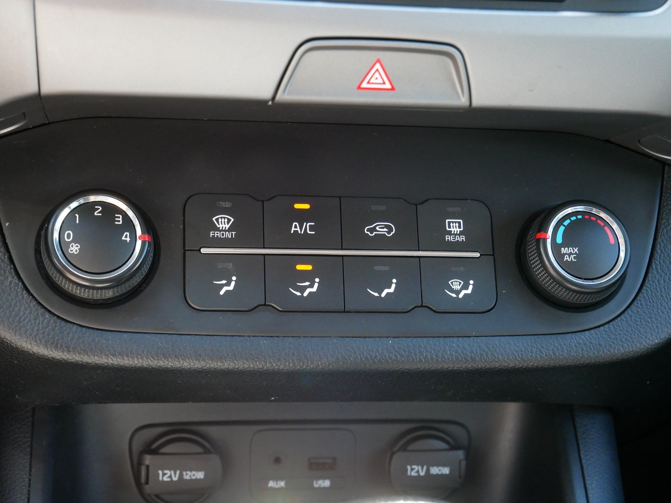 Used 2015 Mineral Silver Kia LX image 23