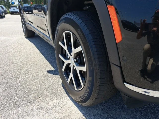 Used 2024 Black Jeep Limited image 4