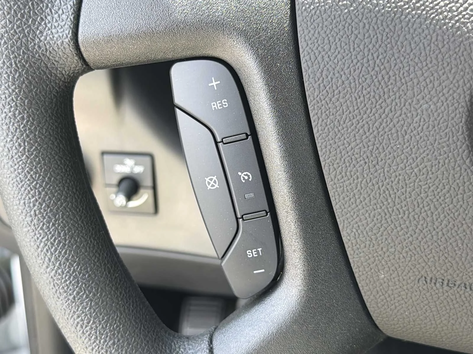 2025 GMC Savana Cargo Work Van - Photo 23