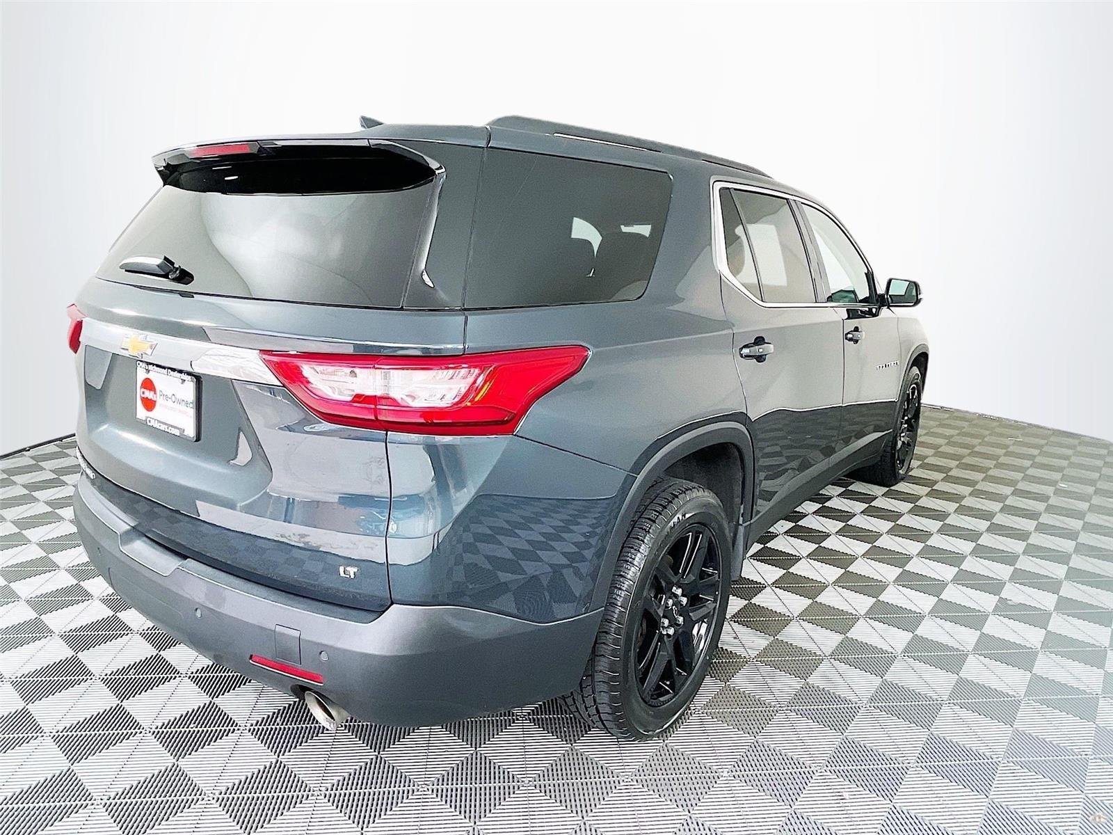 Used 2019 Graphite Metallic Chevrolet LT Cloth image 9
