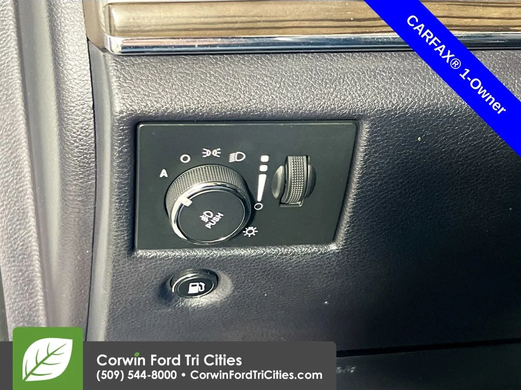 Used 2015 Bright White Clearcoat Jeep Overland image 19