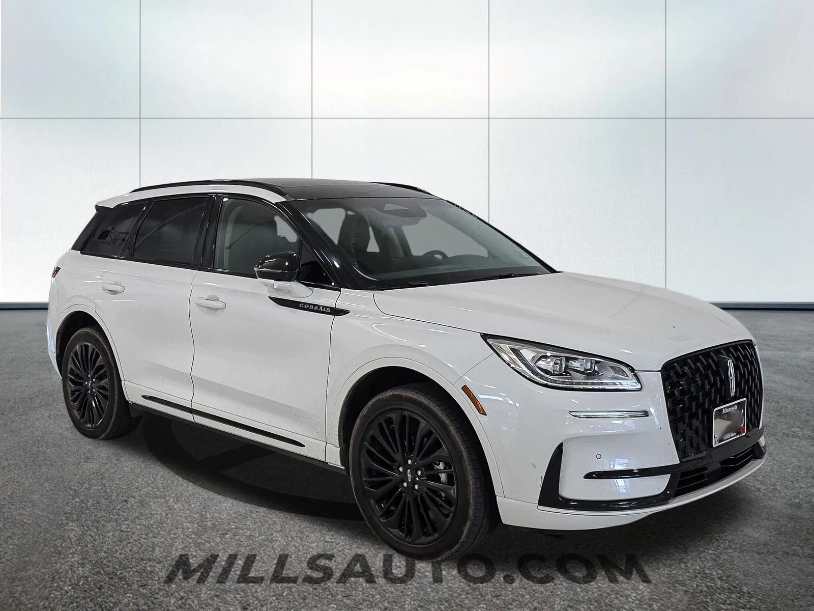 Used 2024 White Lincoln Reserve image 10