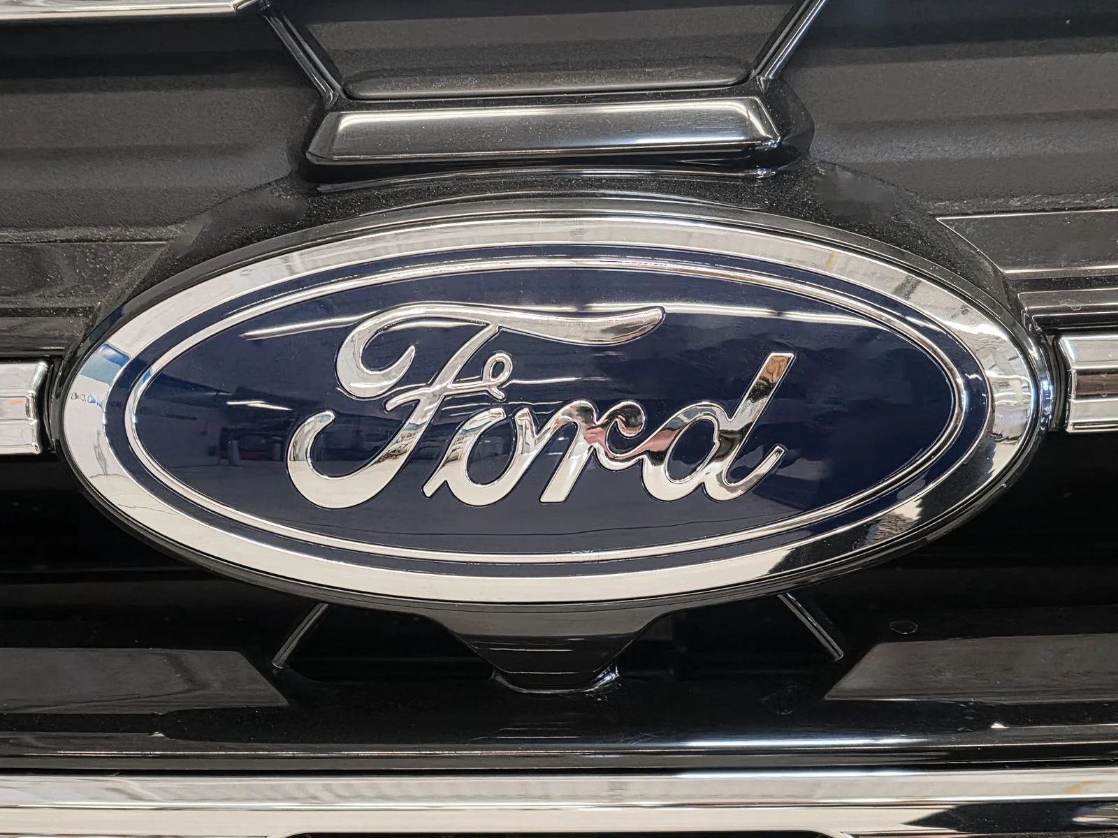 New 2026 Star White Metallic Tri-Coat Ford Active image 13