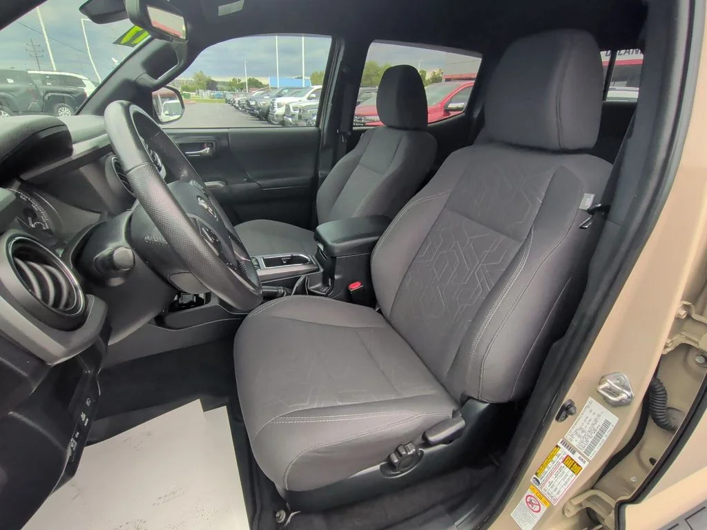 Used 2019  Toyota TRD Off-Road image 11
