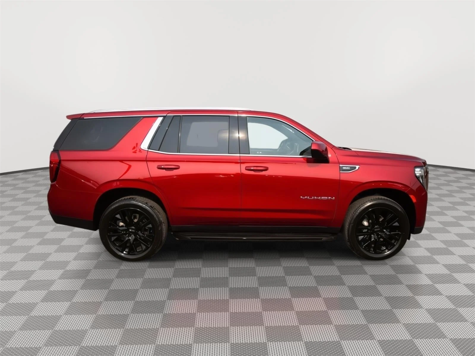 Used 2024 Volcanic Red Tintcoat GMC SLE image 4