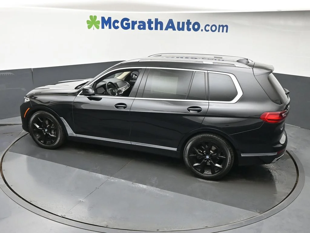 Certified Used 2022 Black BMW xDrive40i image 30