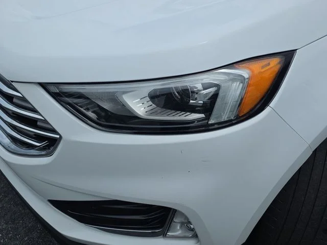 Used 2019 White Ford SEL image 32