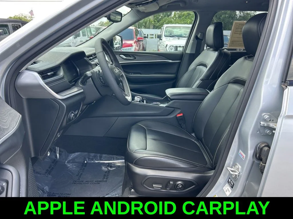 Used 2024 Silver Jeep Limited image 11