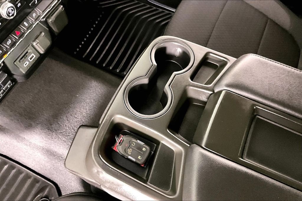 Used 2020 Black GMC SLE image 18