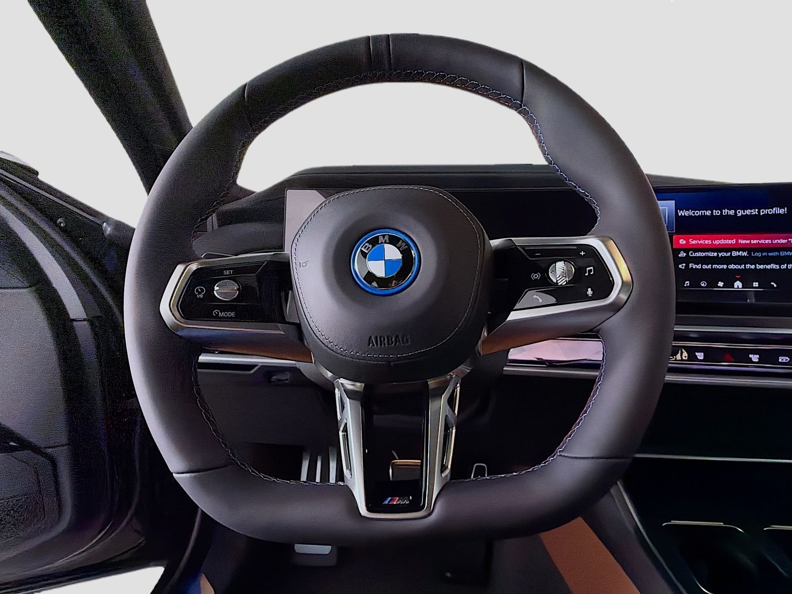 New 2026 Black Sapphire Metallic BMW M70 image 11