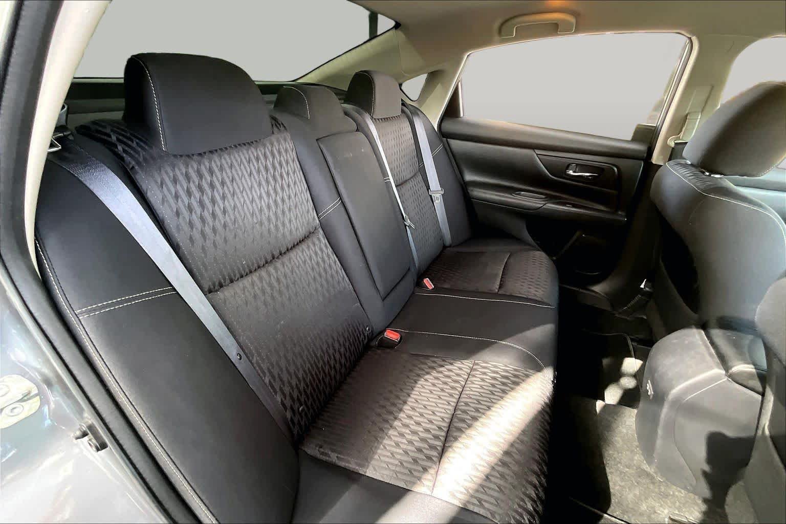 Used 2018 Gun Metallic Nissan 2.5 S image 18