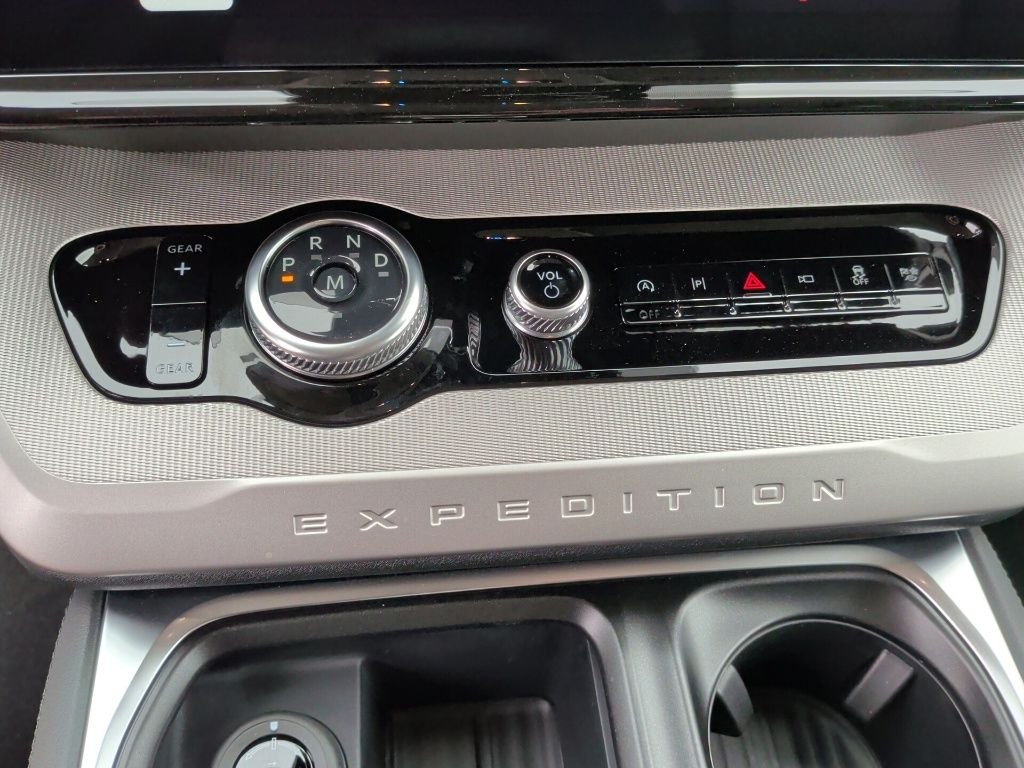 New 2026 Agate Black Metallic Ford MAX Active image 27