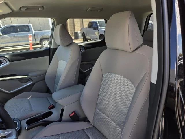 Used 2025 Fusion Orange Kia LX image 26