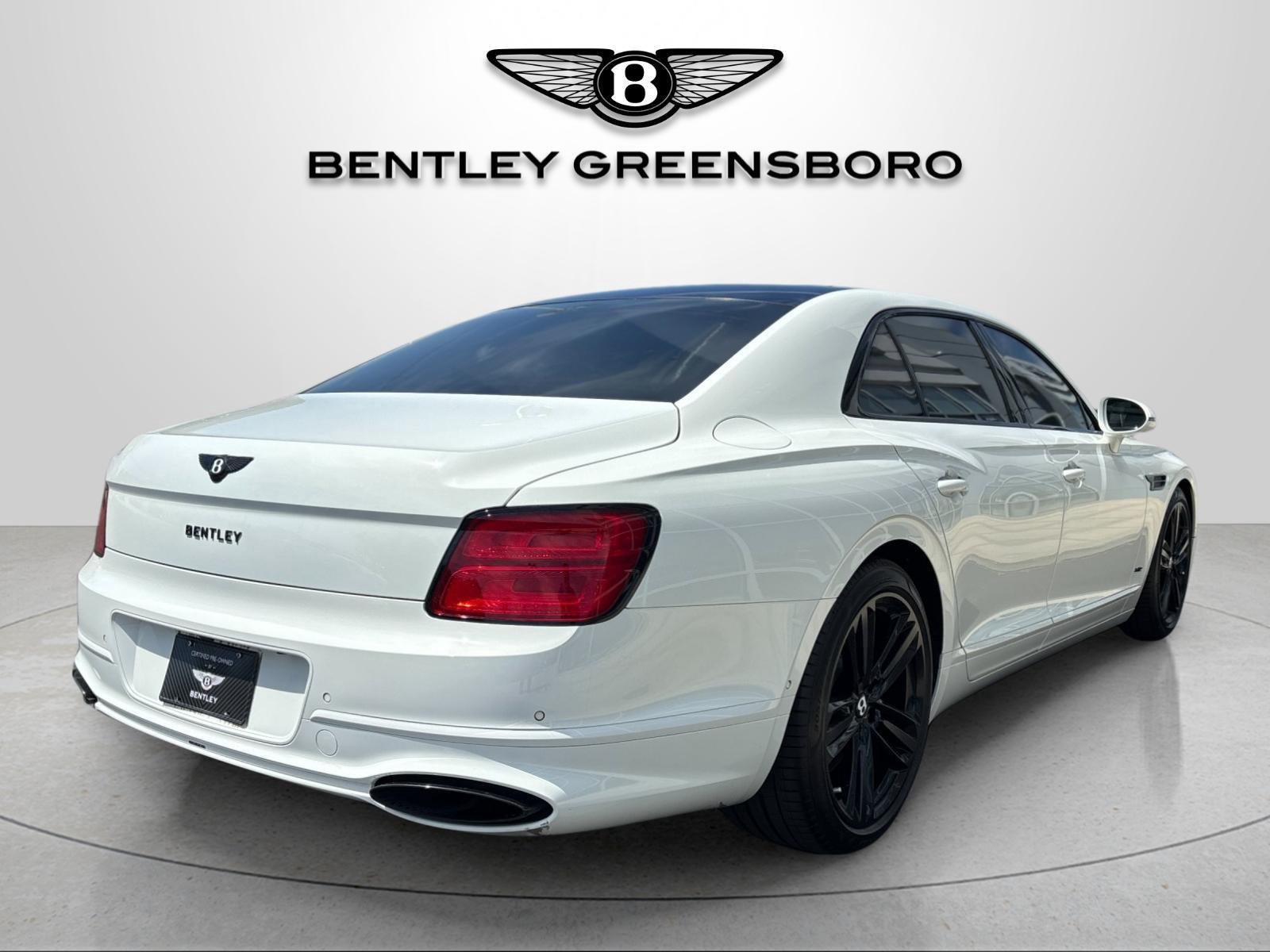 Used 2021 Glacier White Bentley W12 image 11