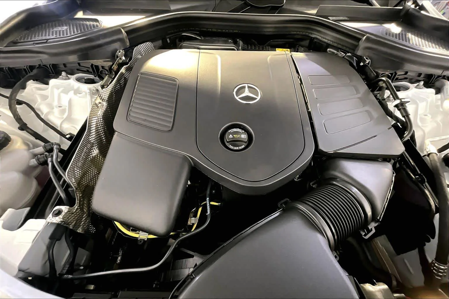 New 2026 Polar White Mercedes-Benz GLC 300 image 14