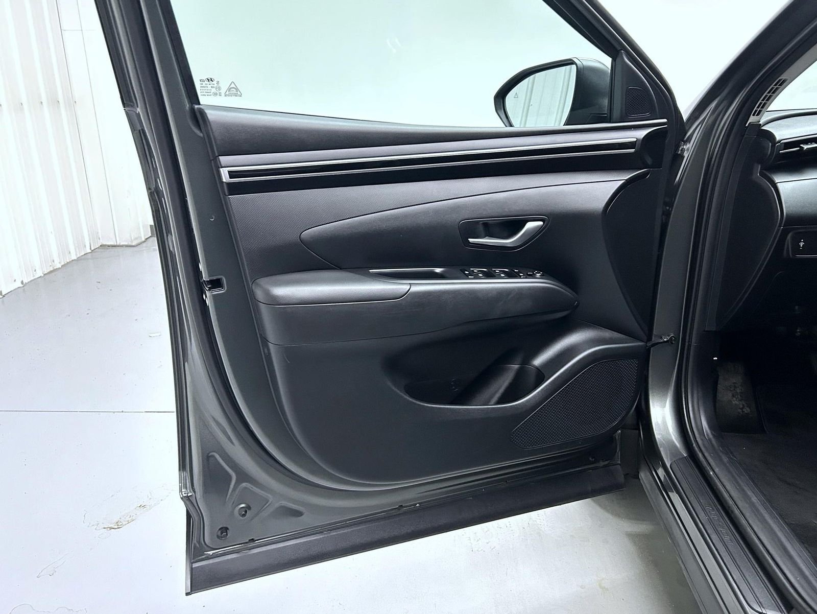 Used 2022 Gray Hyundai SEL image 9