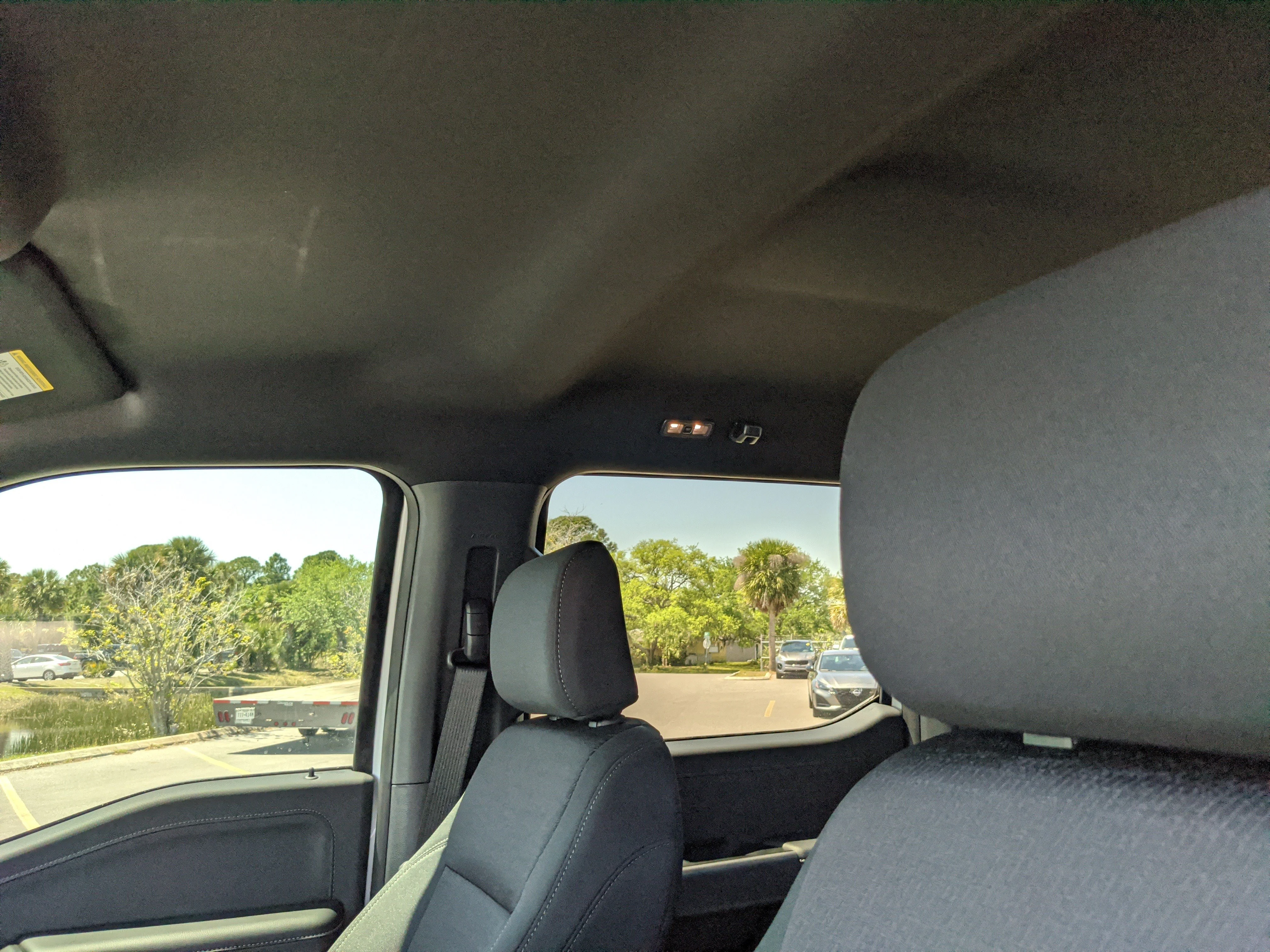 New 2026 Oxford White Ford XLT image 19