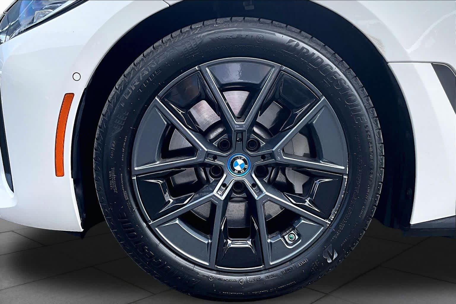 Used 2023 Alpine White BMW eDrive40 image 10