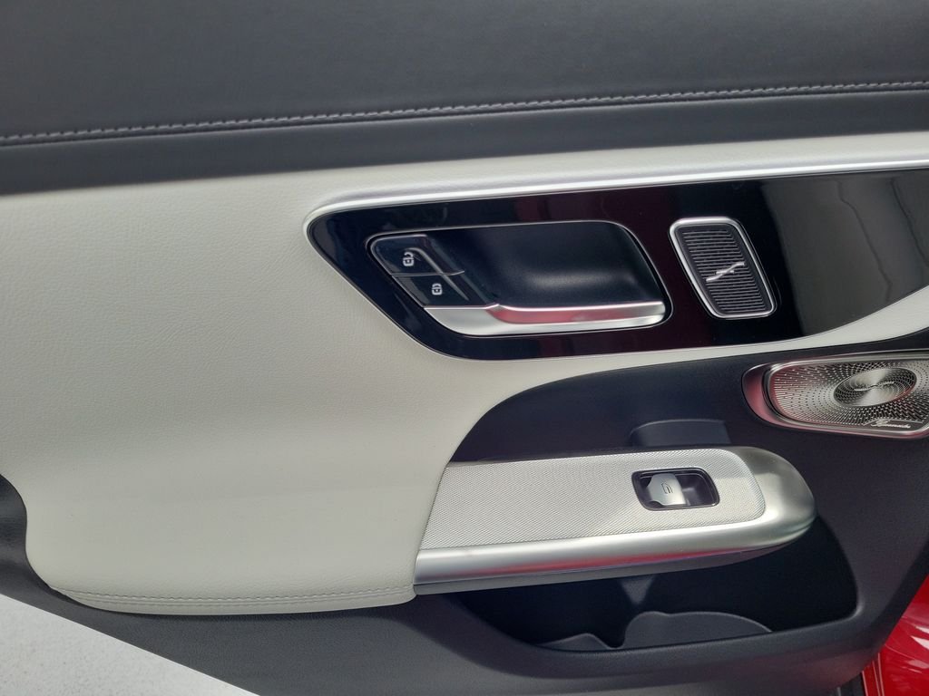 New 2027 MANUFAKTUR Patagonia Red Metallic Mercedes-Benz GLC 300 image 16