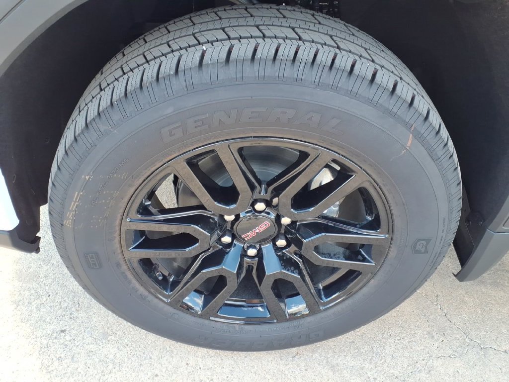 New 2026 Summit White GMC Elevation image 9
