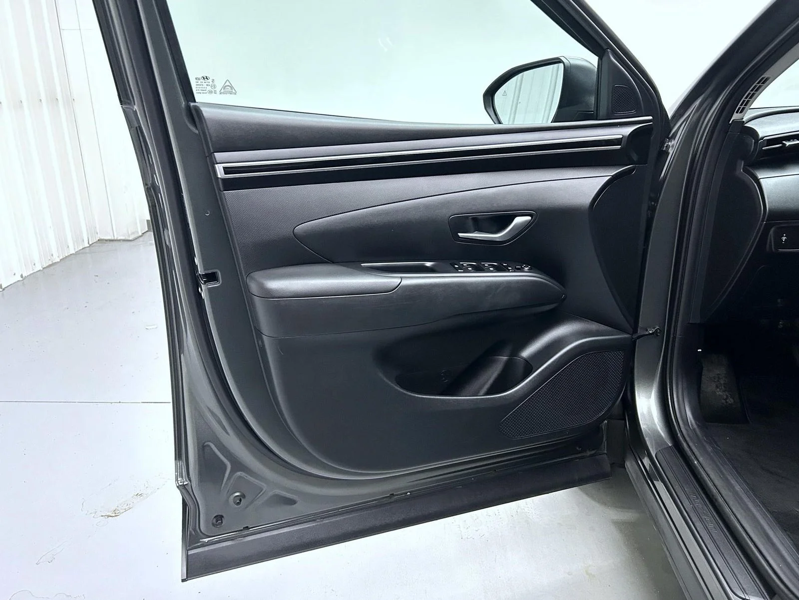 Used 2022 Gray Hyundai SEL image 9