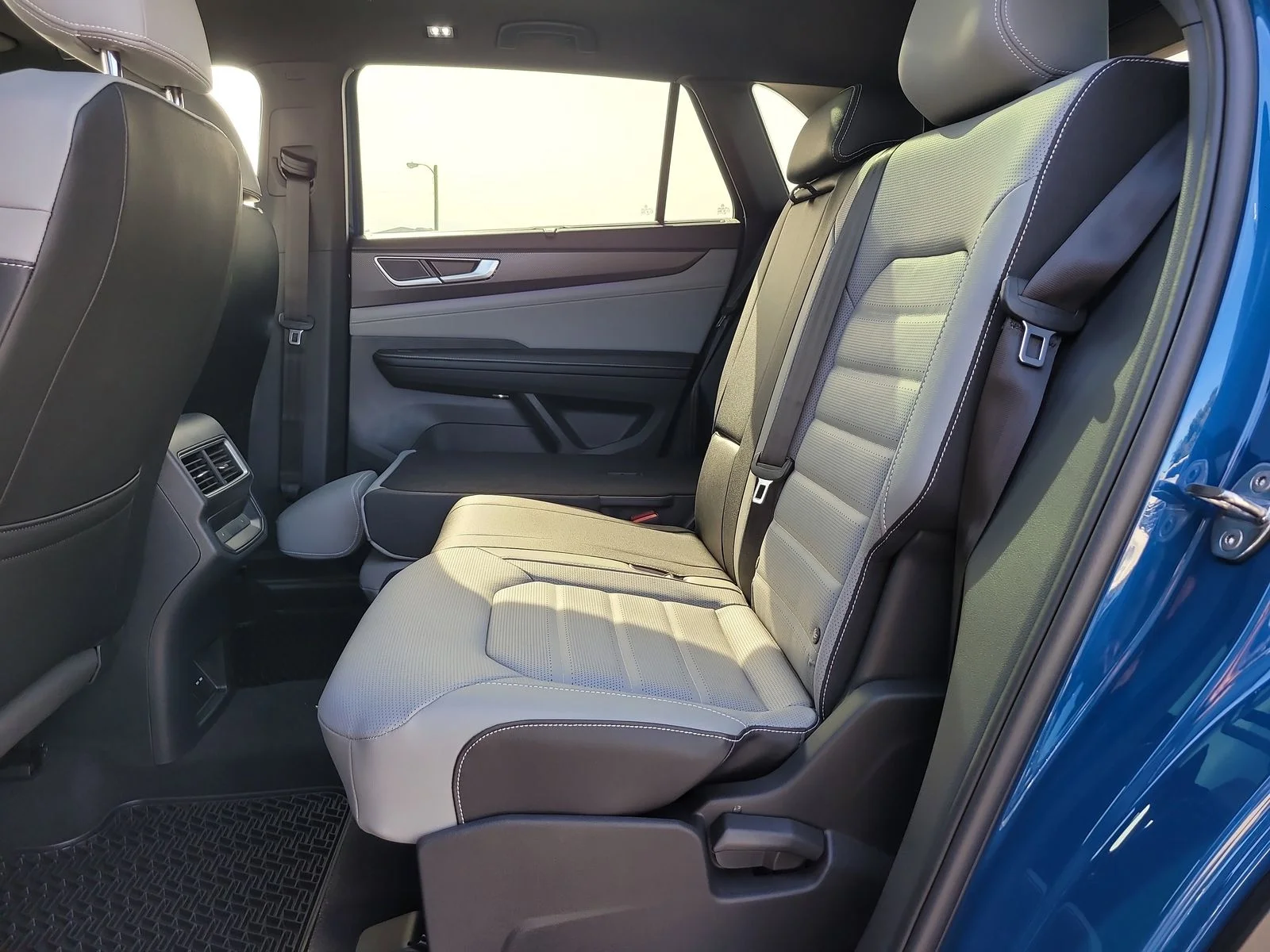 2026 Volkswagen Atlas Cross Sport SEL R-LINE - Photo 12