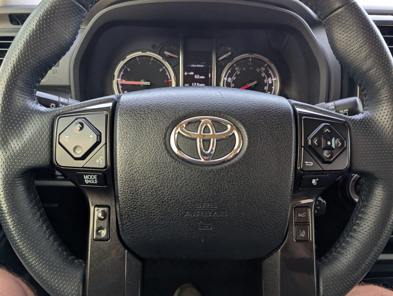 Used 2020 Midnight Black Metallic Toyota Venture image 23