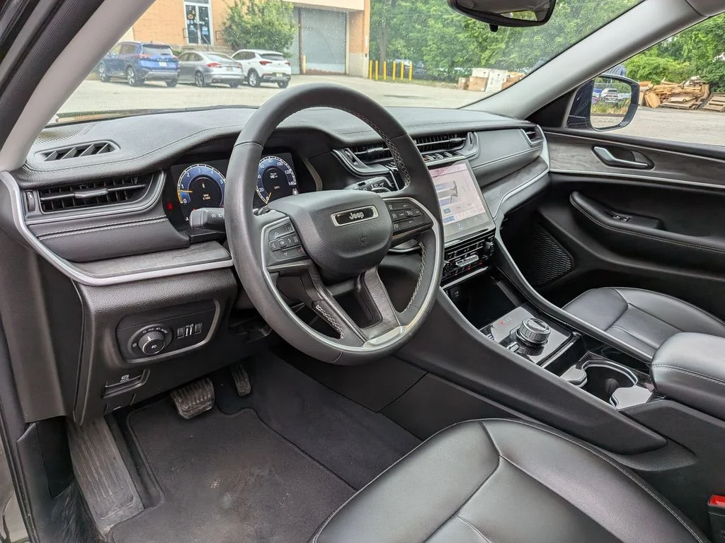 Used 2023 Brown Jeep Limited image 13