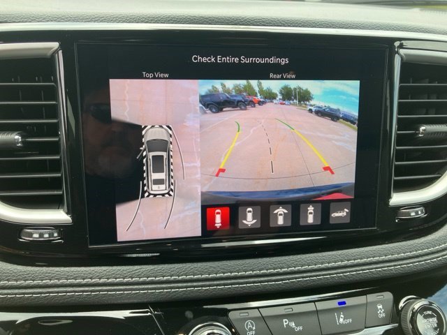 New 2027 Diamond Black Crystal Pearl-Coat Exterior Paint Chrysler Select image 18