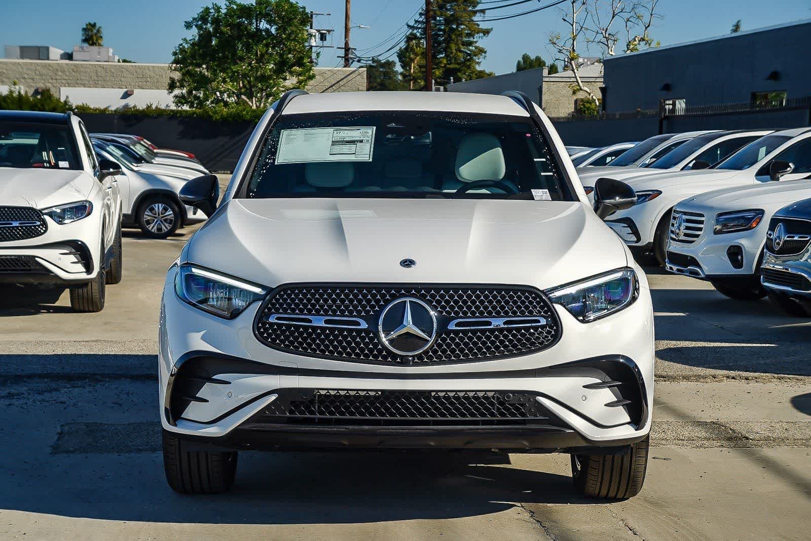 New 2026 Polar White Mercedes-Benz GLC 300 image 2
